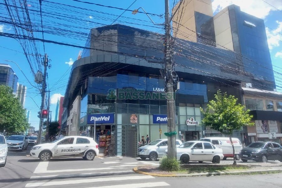 Sala com 600m², no bairro Centro em Caxias do Sul para Alugar
