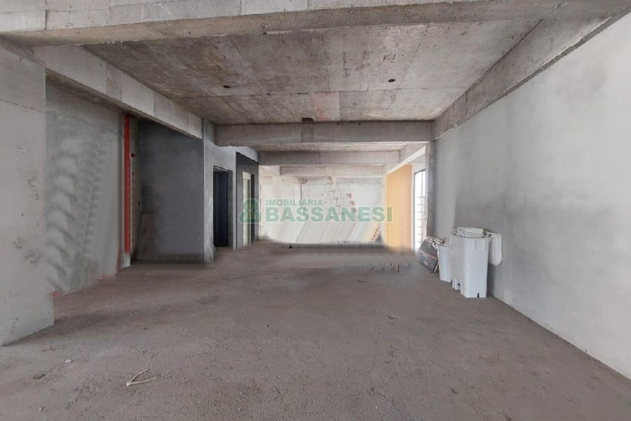 Sala com 600m², no bairro Centro em Caxias do Sul para Alugar