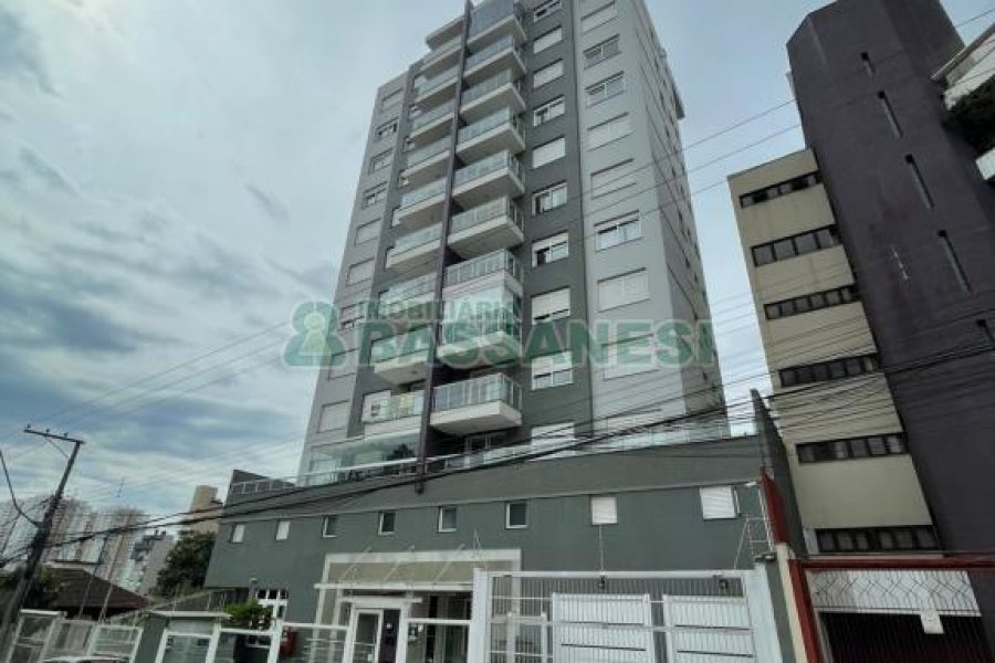 Apartamento com 120m², 3 dormitórios, 2 vagas, no bairro Exposição em Caxias do Sul para Comprar