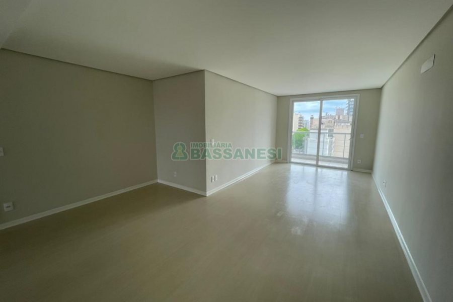 Apartamento com 120m², 3 dormitórios, 2 vagas, no bairro Exposição em Caxias do Sul para Comprar