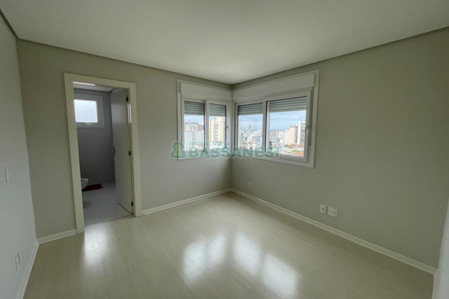 Apartamento com 120m², 3 dormitórios, 2 vagas, no bairro Exposição em Caxias do Sul para Comprar