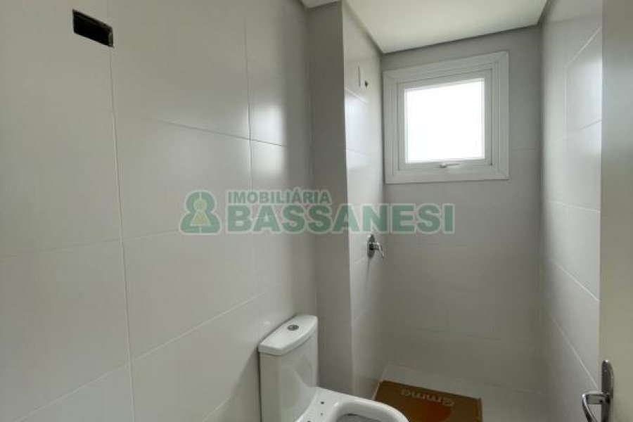 Apartamento com 120m², 3 dormitórios, 2 vagas, no bairro Exposição em Caxias do Sul para Comprar