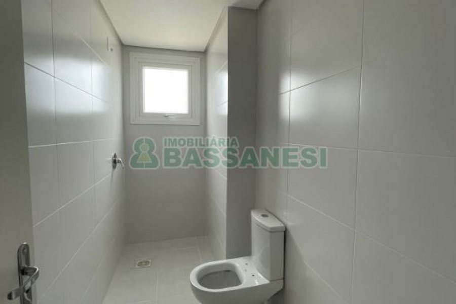 Apartamento com 120m², 3 dormitórios, 2 vagas, no bairro Exposição em Caxias do Sul para Comprar