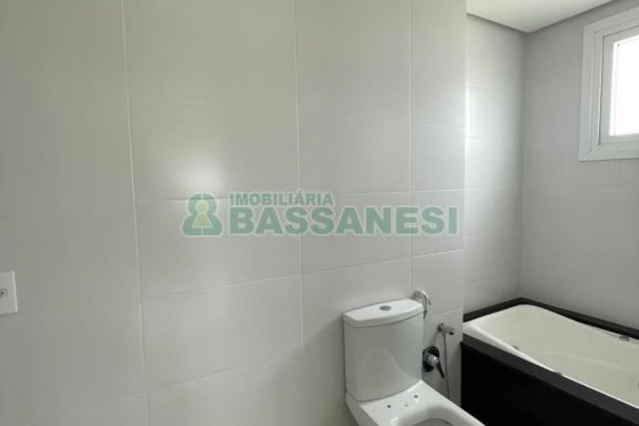 Apartamento com 120m², 3 dormitórios, 2 vagas, no bairro Exposição em Caxias do Sul para Comprar