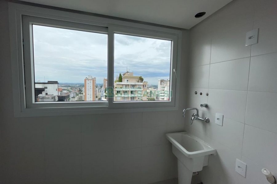 Apartamento com 120m², 3 dormitórios, 2 vagas, no bairro Exposição em Caxias do Sul para Comprar