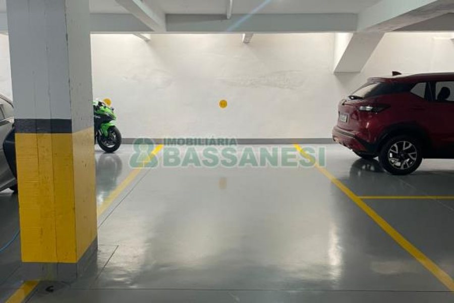 Apartamento com 120m², 3 dormitórios, 2 vagas, no bairro Exposição em Caxias do Sul para Comprar