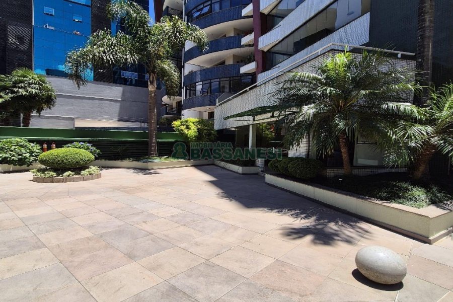 Apto Mobiliado com 160m², 3 dormitórios, 2 vagas, no bairro São Pelegrino em Caxias do Sul para Alugar