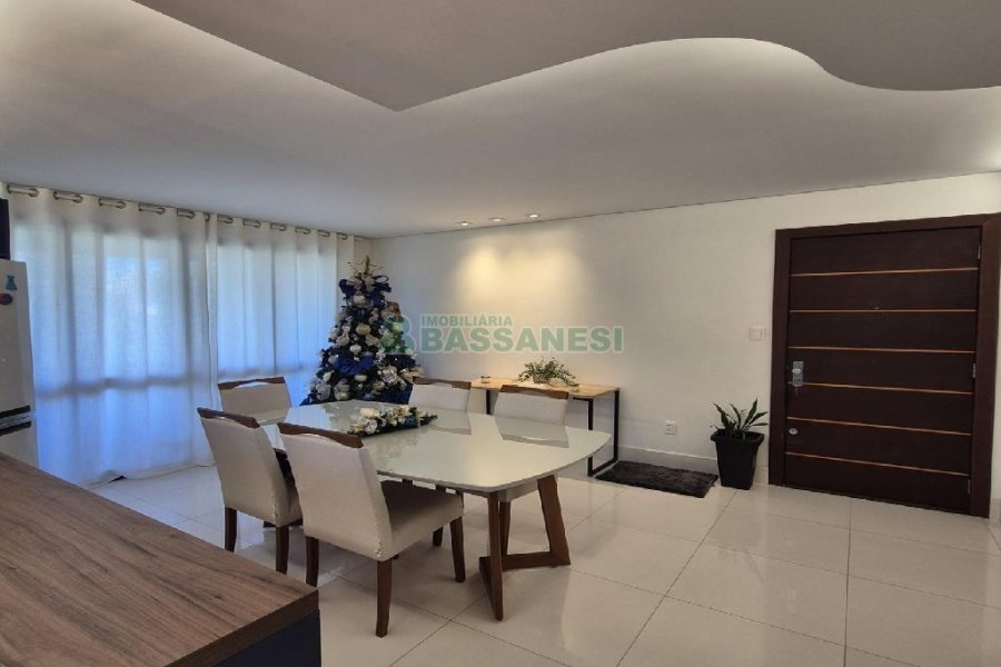 Apto Mobiliado com 160m², 3 dormitórios, 2 vagas, no bairro São Pelegrino em Caxias do Sul para Alugar
