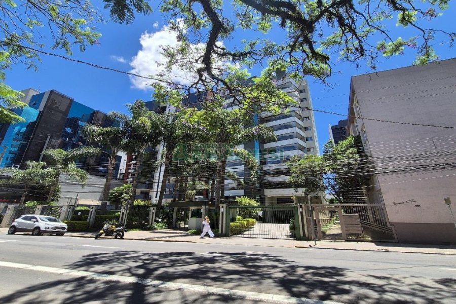 Apto Mobiliado com 160m², 3 dormitórios, 2 vagas, no bairro São Pelegrino em Caxias do Sul para Alugar