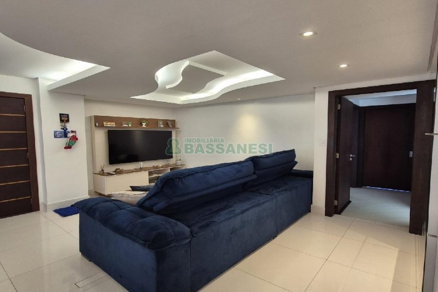 Apto Mobiliado com 160m², 3 dormitórios, 2 vagas, no bairro São Pelegrino em Caxias do Sul para Alugar