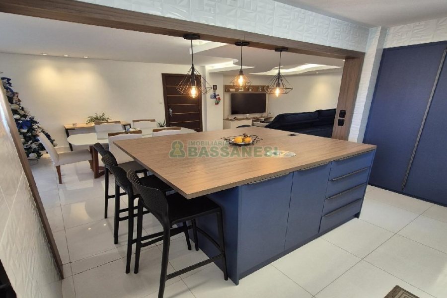 Apto Mobiliado com 160m², 3 dormitórios, 2 vagas, no bairro São Pelegrino em Caxias do Sul para Alugar
