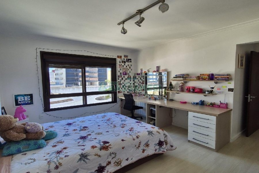Apto Mobiliado com 160m², 3 dormitórios, 2 vagas, no bairro São Pelegrino em Caxias do Sul para Alugar
