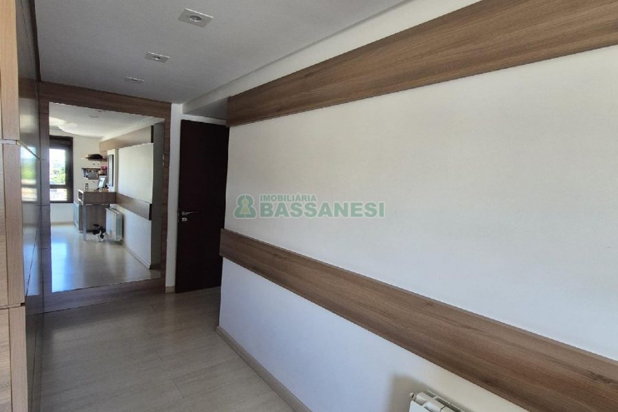 Apto Mobiliado com 160m², 3 dormitórios, 2 vagas, no bairro São Pelegrino em Caxias do Sul para Alugar
