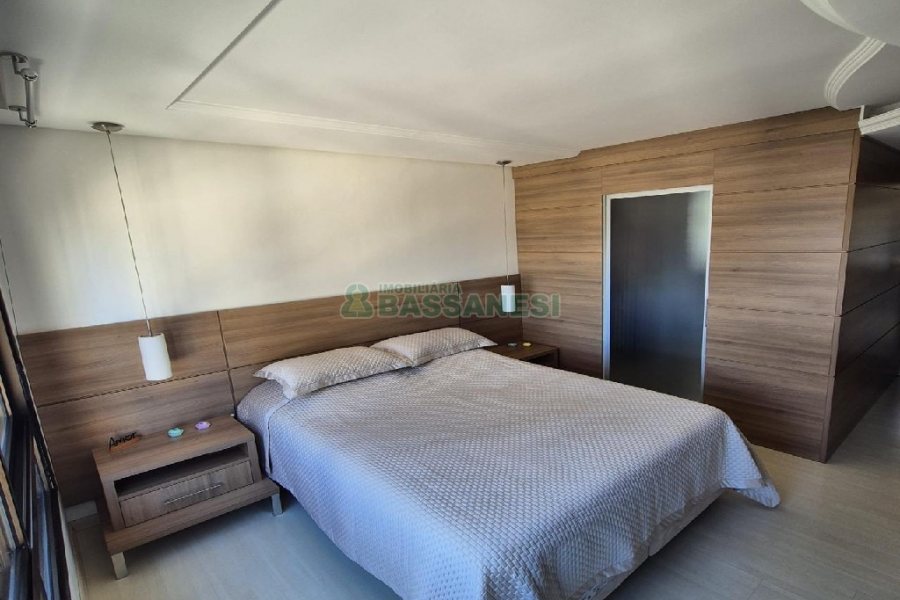 Apto Mobiliado com 160m², 3 dormitórios, 2 vagas, no bairro São Pelegrino em Caxias do Sul para Alugar