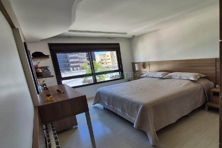 Apto Mobiliado com 160m², 3 dormitórios, 2 vagas, no bairro São Pelegrino em Caxias do Sul para Alugar