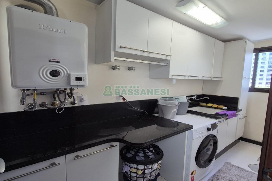 Apto Mobiliado com 160m², 3 dormitórios, 2 vagas, no bairro São Pelegrino em Caxias do Sul para Alugar