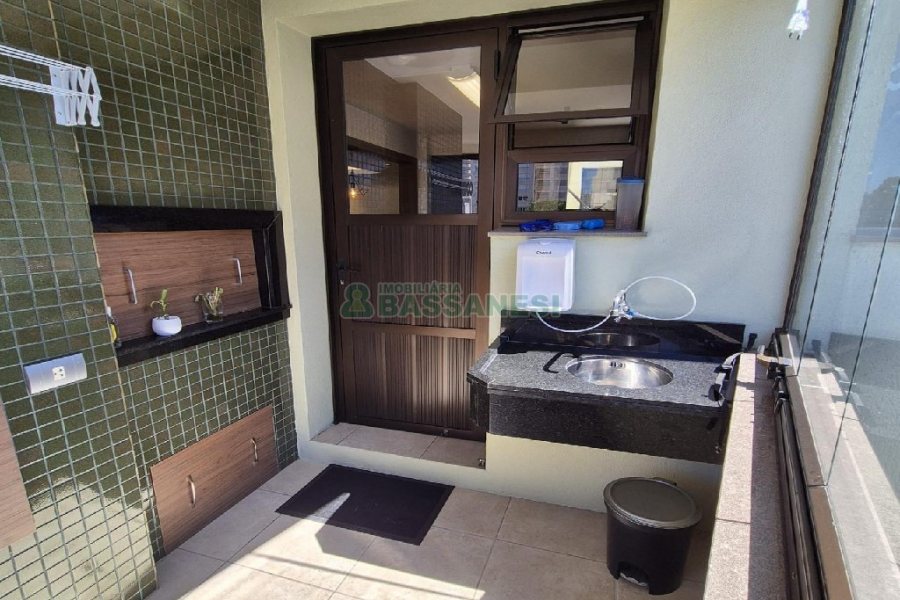 Apto Mobiliado com 160m², 3 dormitórios, 2 vagas, no bairro São Pelegrino em Caxias do Sul para Alugar