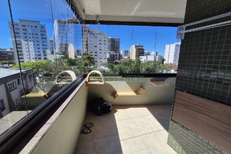 Apto Mobiliado com 160m², 3 dormitórios, 2 vagas, no bairro São Pelegrino em Caxias do Sul para Alugar