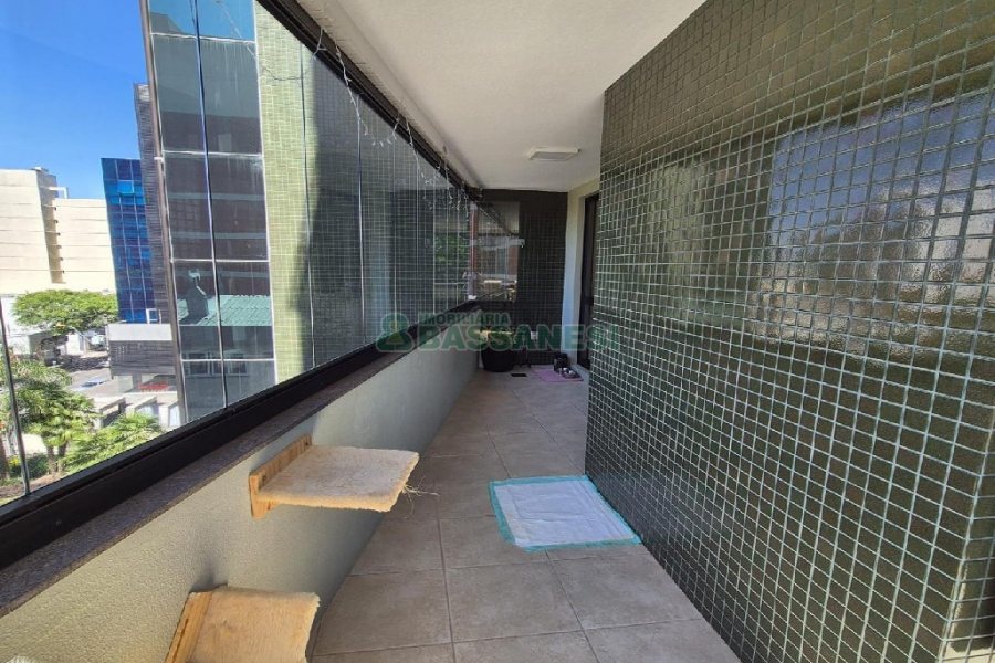Apto Mobiliado com 160m², 3 dormitórios, 2 vagas, no bairro São Pelegrino em Caxias do Sul para Alugar