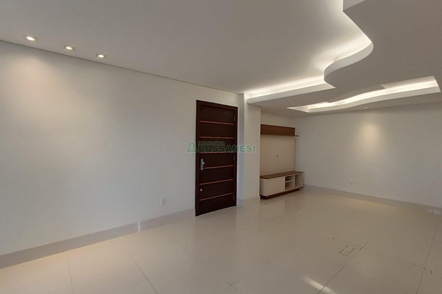Apto Mobiliado com 160m², 3 dormitórios, 2 vagas, no bairro São Pelegrino em Caxias do Sul para Alugar