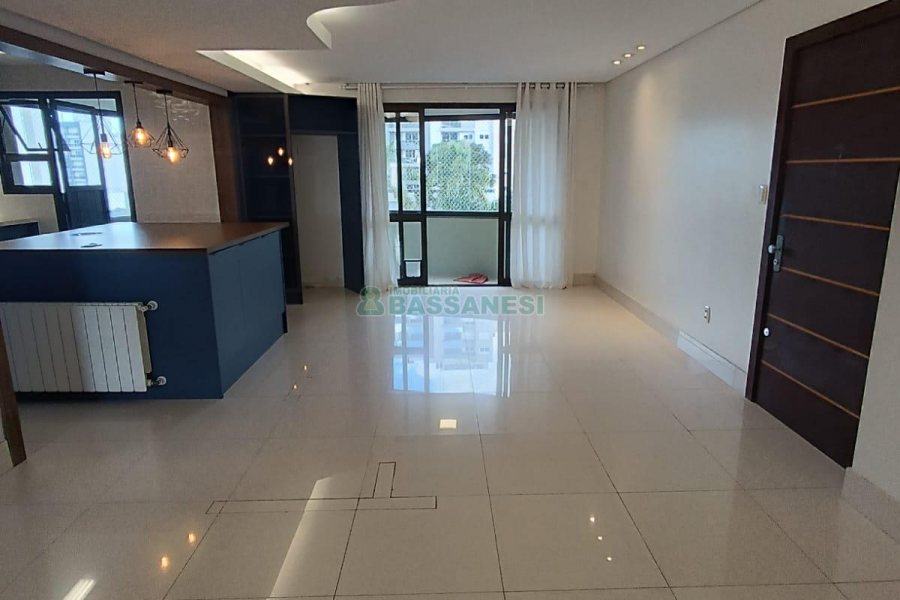 Apto Mobiliado com 160m², 3 dormitórios, 2 vagas, no bairro São Pelegrino em Caxias do Sul para Alugar