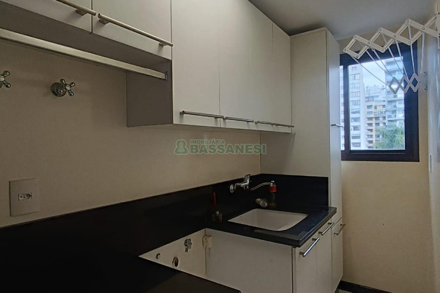 Apto Mobiliado com 160m², 3 dormitórios, 2 vagas, no bairro São Pelegrino em Caxias do Sul para Alugar