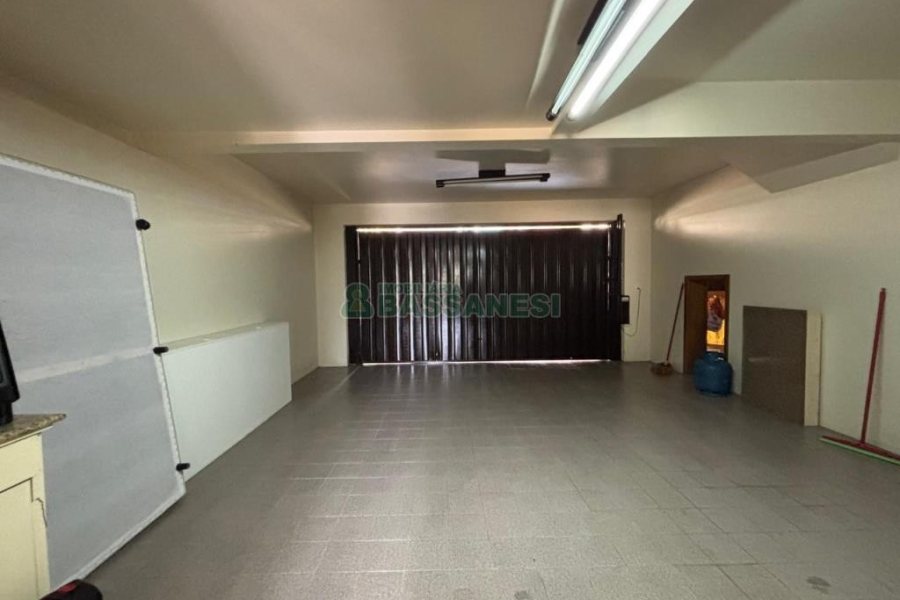 Casa com 383m², 4 dormitórios, 2 vagas, no bairro Bela Vista em Caxias do Sul para Comprar