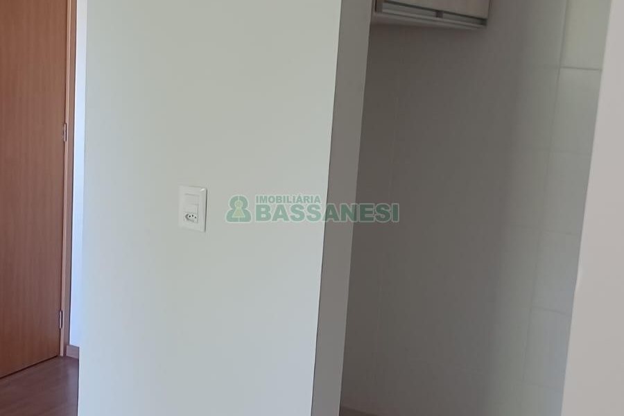 Apartamento com 61m², 2 dormitórios, 1 vaga, no bairro Desvio Rizzo em Caxias do Sul para Comprar
