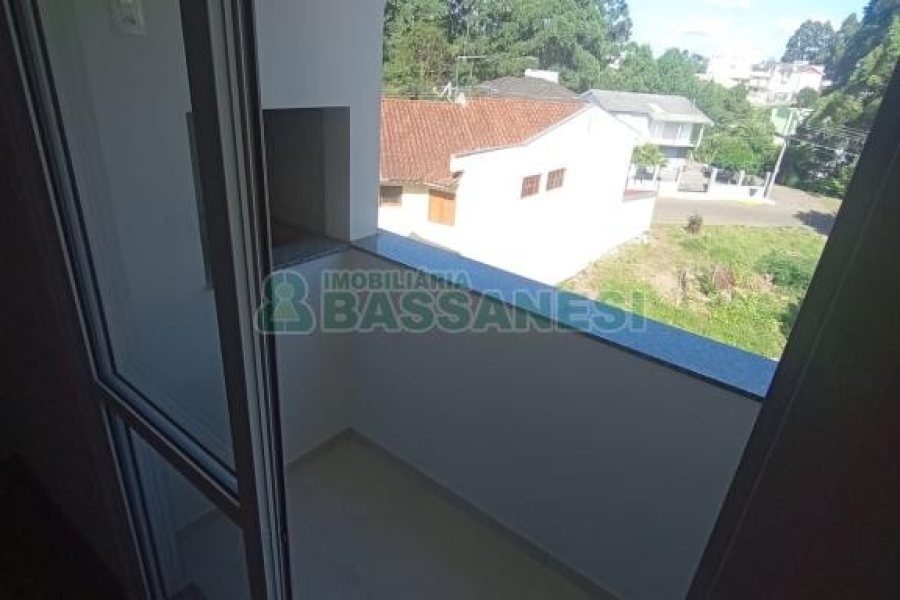 Apartamento com 61m², 2 dormitórios, 1 vaga, no bairro Desvio Rizzo em Caxias do Sul para Comprar