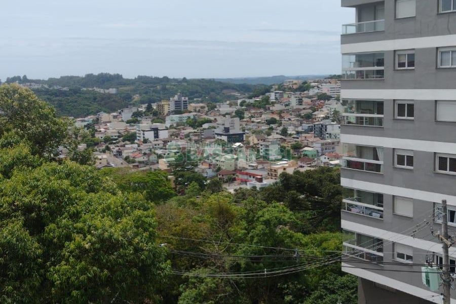 Apartamento com 81m², 2 dormitórios, 1 vaga, no bairro Petrópolis em Caxias do Sul para Comprar