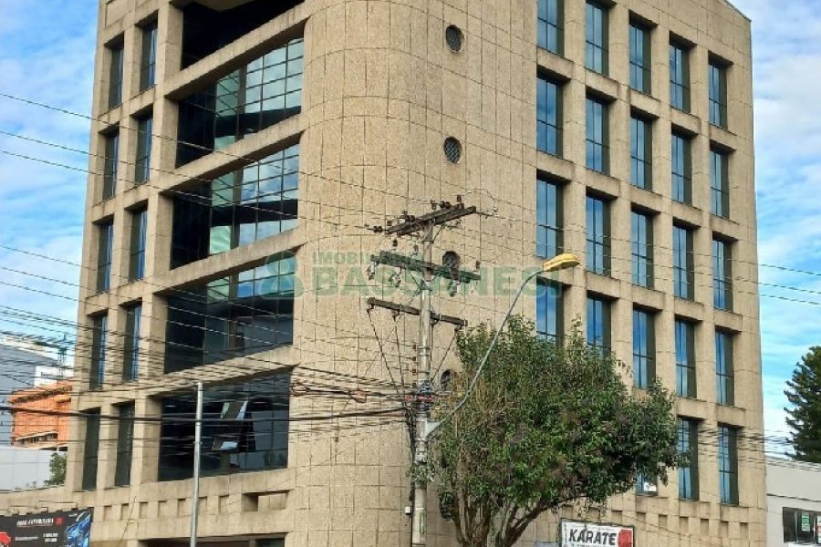 Sala com 56m², 1 vaga, no bairro Centro em Caxias do Sul para Alugar