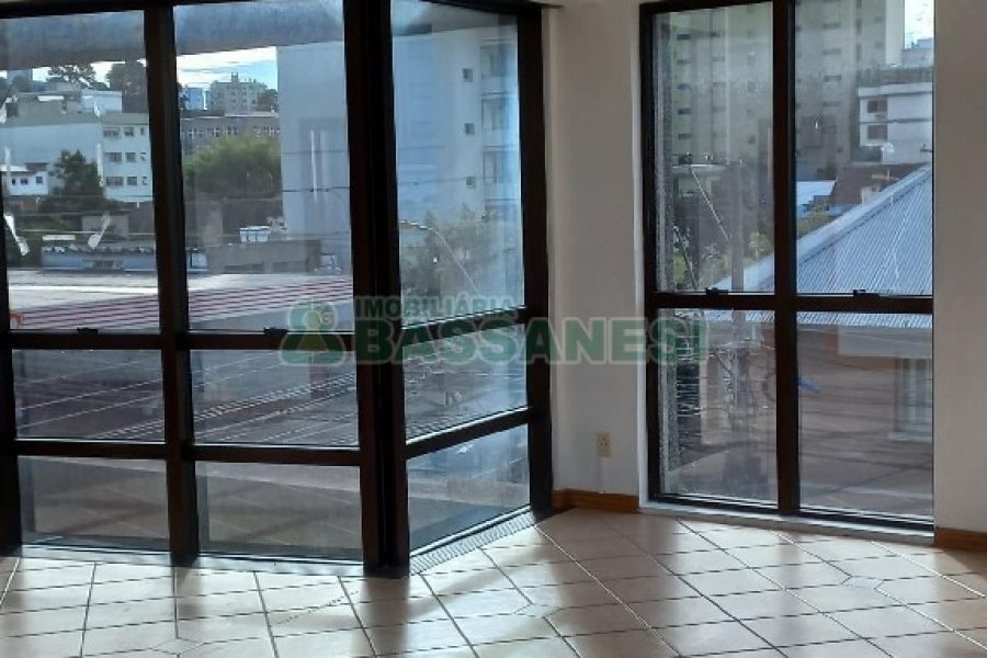 Sala com 56m², 1 vaga, no bairro Centro em Caxias do Sul para Alugar
