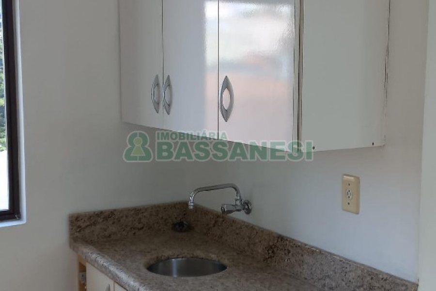 Sala com 56m², 1 vaga, no bairro Centro em Caxias do Sul para Alugar