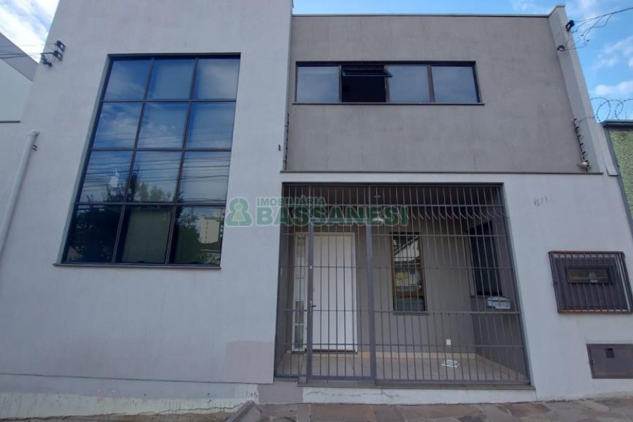 Casa Comercial com 300m², 3 dormitórios, no bairro Nossa Senhora de Lourdes em Caxias do Sul para Alugar ou Comprar