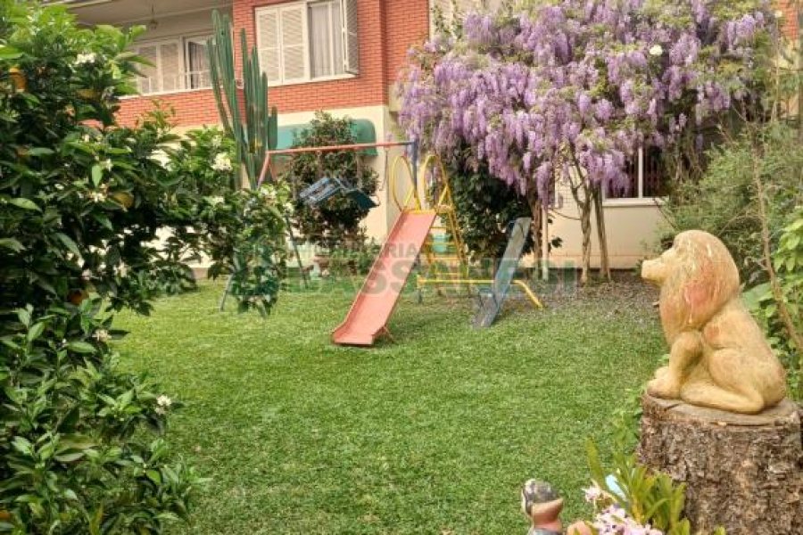 Casa com 249m², 3 dormitórios, 3 vagas, no bairro Nossa Senhora de Lourdes em Caxias do Sul para Comprar