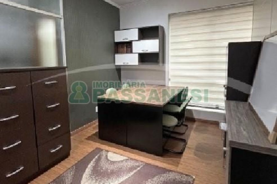 Sala Mobiliada com 36m², no bairro Centro em Caxias do Sul para Alugar ou Comprar