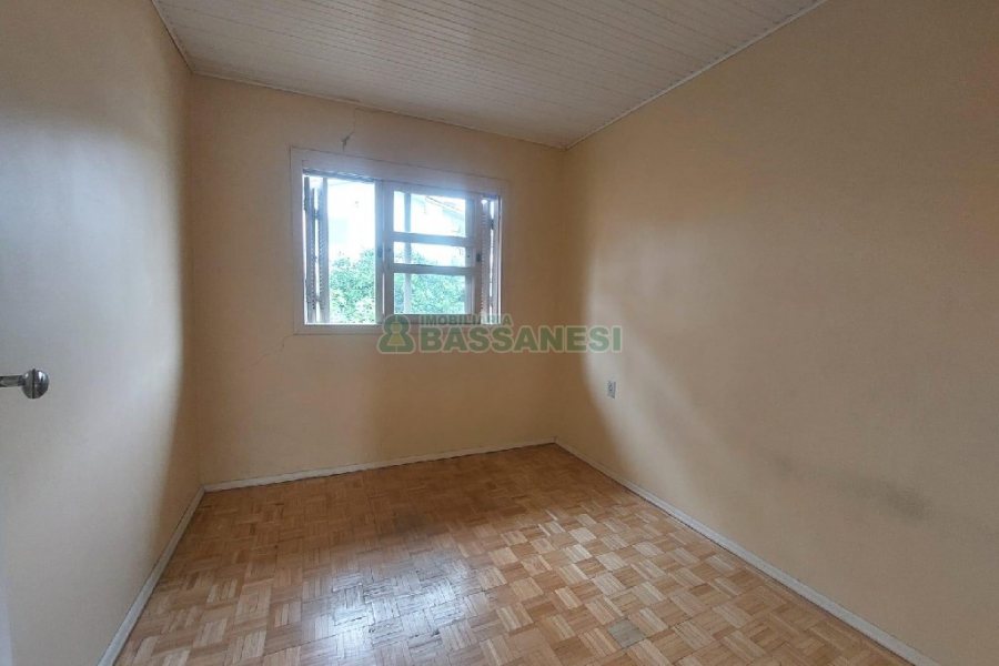 Casa com 90m², 2 dormitórios, 2 vagas, no bairro Santa Corona em Caxias do Sul para Alugar