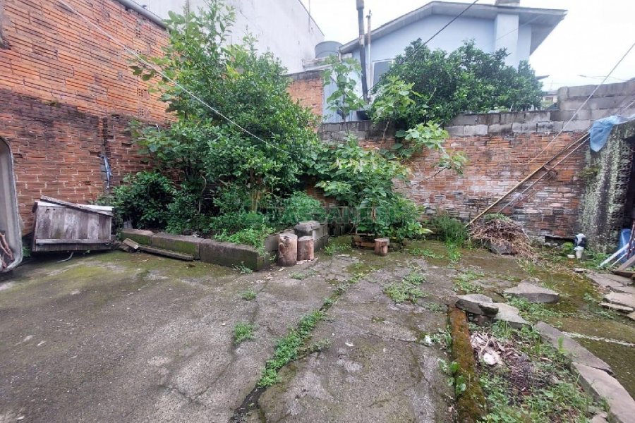 Casa com 90m², 2 dormitórios, 2 vagas, no bairro Santa Corona em Caxias do Sul para Alugar