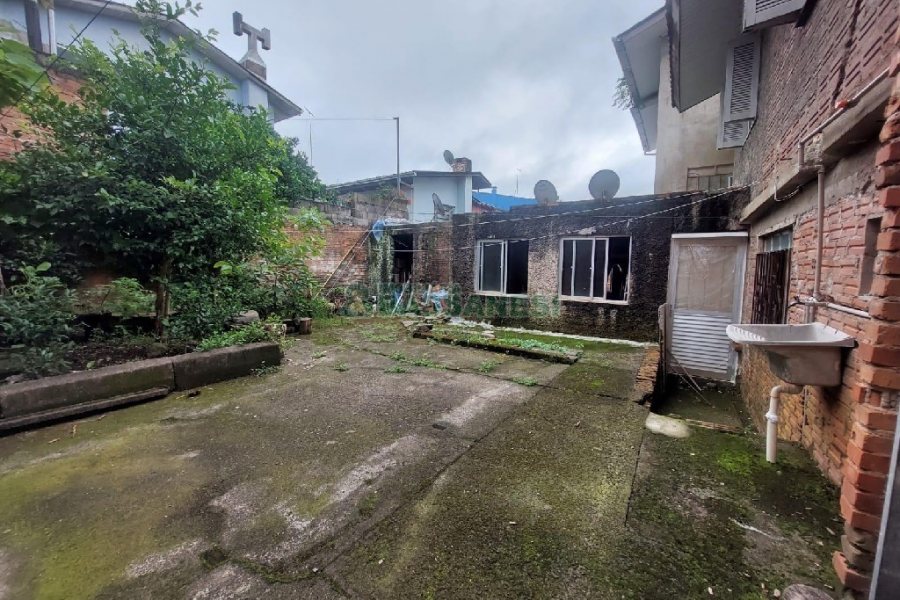 Casa com 90m², 2 dormitórios, 2 vagas, no bairro Santa Corona em Caxias do Sul para Alugar