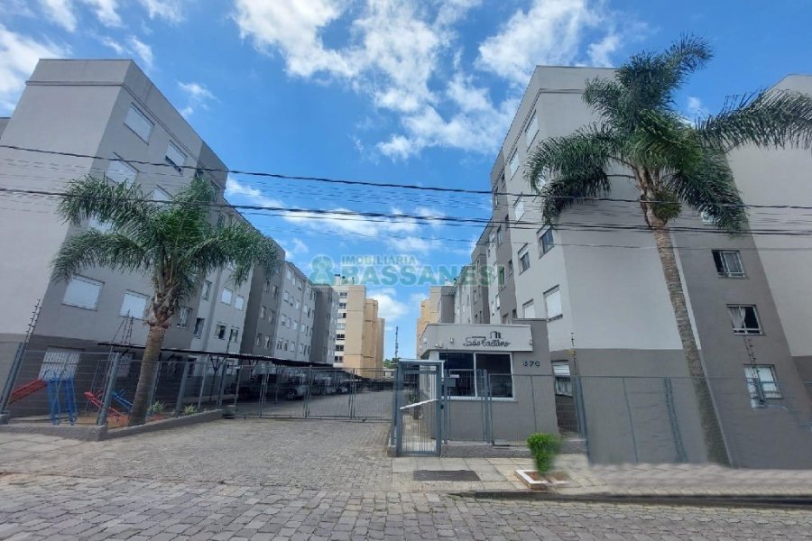 Apto Mobiliado com 60m², 2 dormitórios, 1 vaga, no bairro São Caetano em Caxias do Sul para Alugar