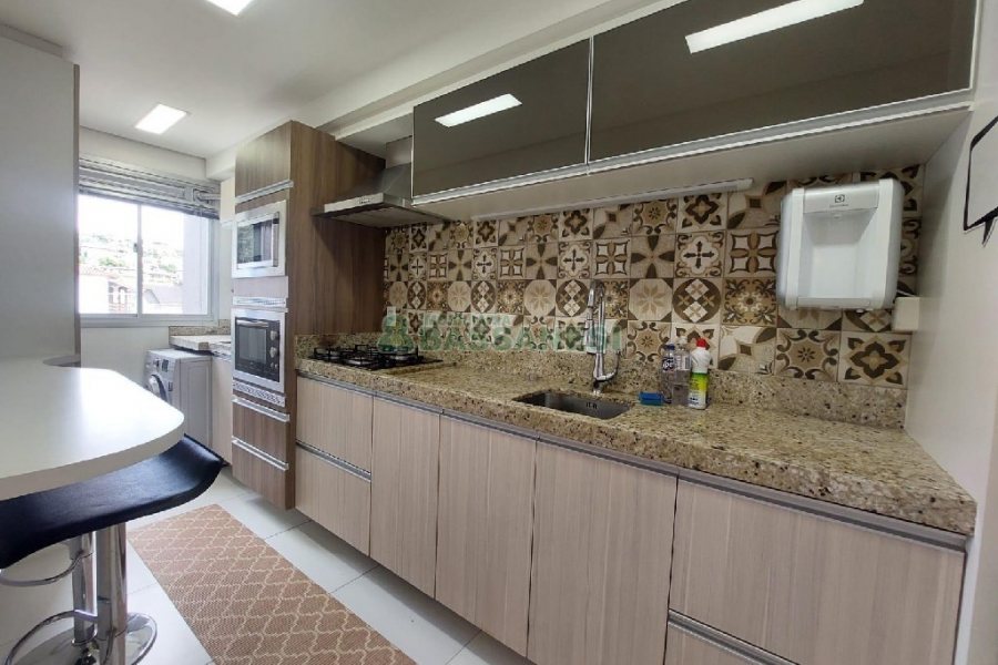 Apto Mobiliado com 60m², 2 dormitórios, 1 vaga, no bairro São Caetano em Caxias do Sul para Alugar