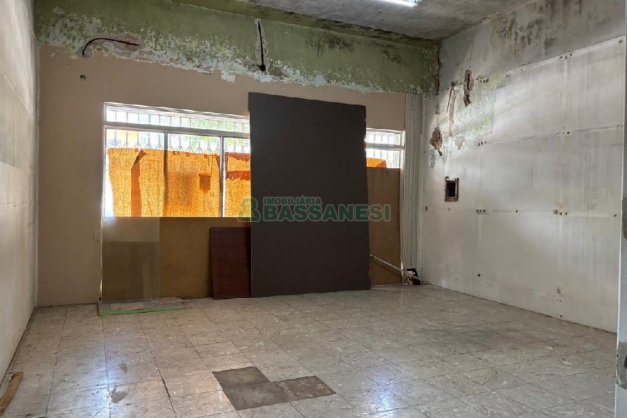 Loja com 180m², no bairro Lourdes em Caxias do Sul para Alugar