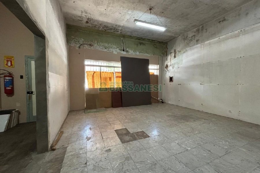 Loja com 180m², no bairro Lourdes em Caxias do Sul para Alugar