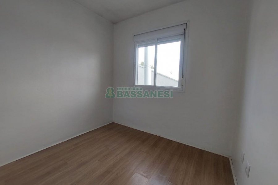 Sobrado com 82m², 2 dormitórios, 1 vaga, no bairro Nossa Senhora do Rosário em Caxias do Sul para Comprar