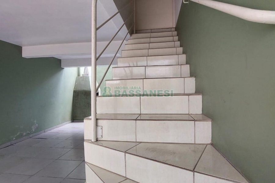 Sobrado com 82m², 2 dormitórios, 1 vaga, no bairro Nossa Senhora do Rosário em Caxias do Sul para Comprar