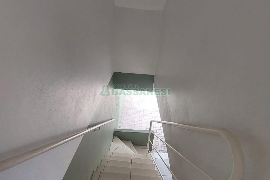 Sobrado com 82m², 2 dormitórios, 1 vaga, no bairro Nossa Senhora do Rosário em Caxias do Sul para Comprar