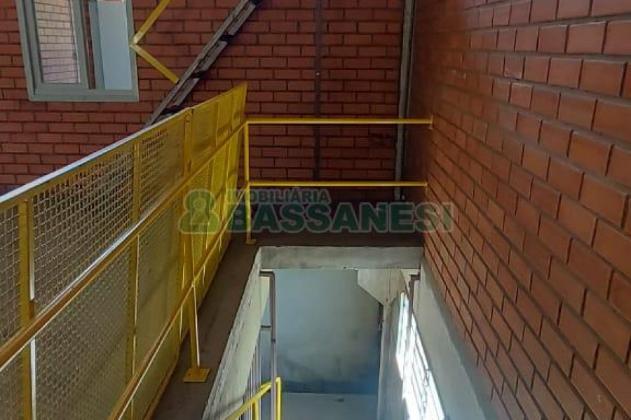 Pavilhão com 2100m², no bairro Linha 40 em Caxias do Sul para Alugar