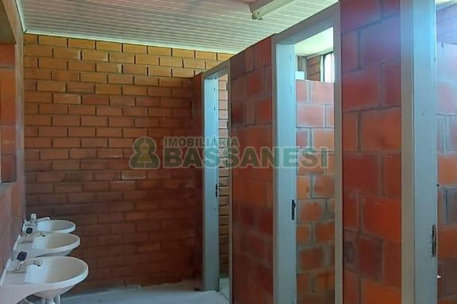 Pavilhão com 2100m², no bairro Linha 40 em Caxias do Sul para Alugar