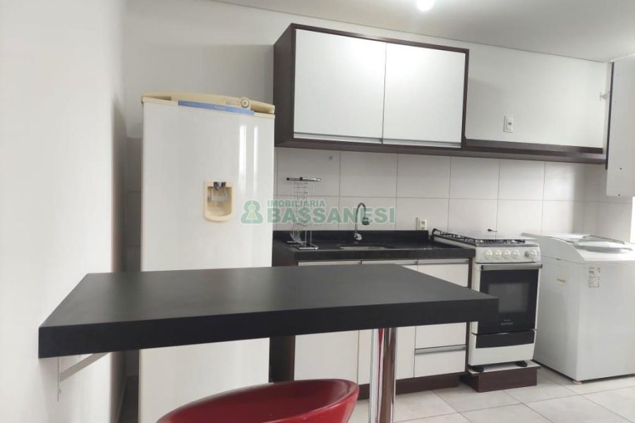 Apto Mobiliado com 37m², 1 dormitório, 1 vaga, no bairro Petrópolis em Caxias do Sul para Comprar