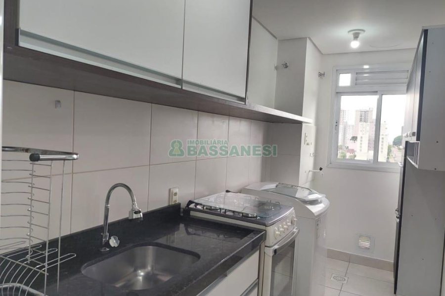 Apto Mobiliado com 37m², 1 dormitório, 1 vaga, no bairro Petrópolis em Caxias do Sul para Comprar